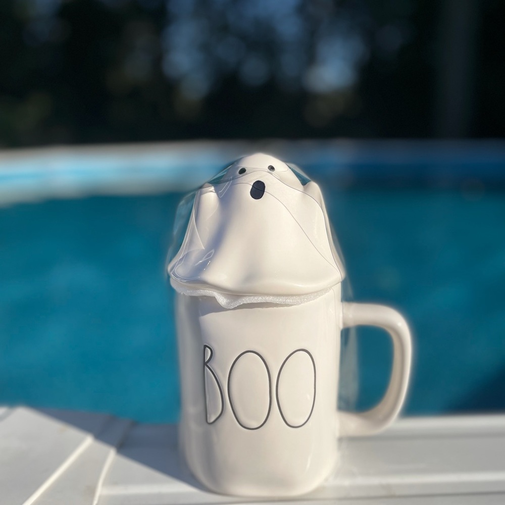 NWT RAE DUNN HALLOWEEN “BOO”MUG W/ GHOST TOPPER